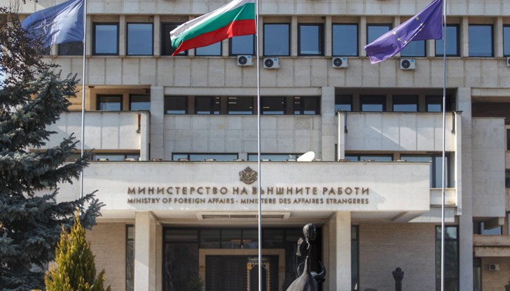 Препоръчва се на българските граждани да стоят далеч от крайбрежната линия