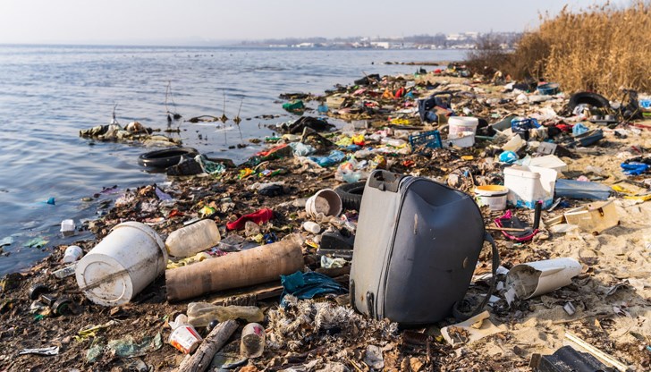 Снимки разкриват мащабите на екологичната катастрофа