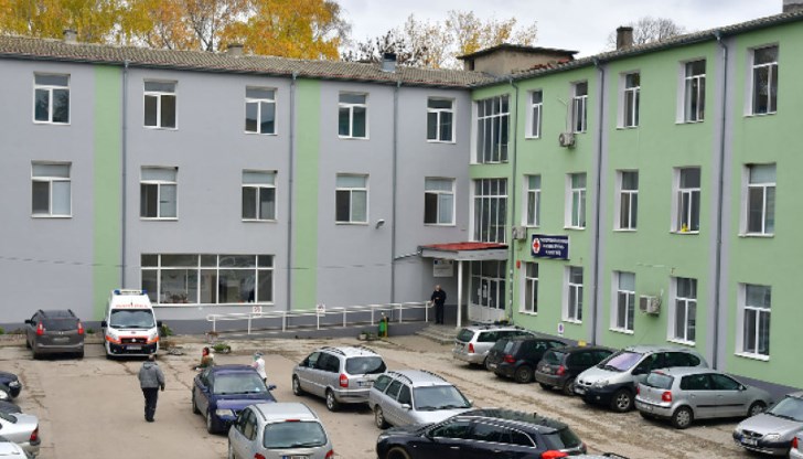 До месец и половина центърът приема първите пациенти