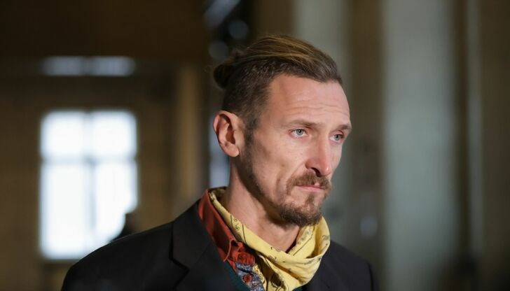 Актьорът вече има предишна присъда за същото провинение Актьорът вече има предишна присъда за същото провинение