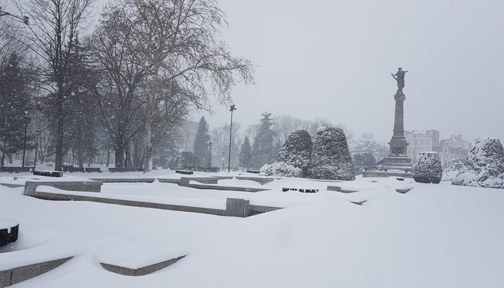 Зимата не се предава – сняг, дъжд и студен вятър ни очакват през следващите дни! Зимата не се предава – сняг, дъжд и студен вятър ни очакват през следващите дни!