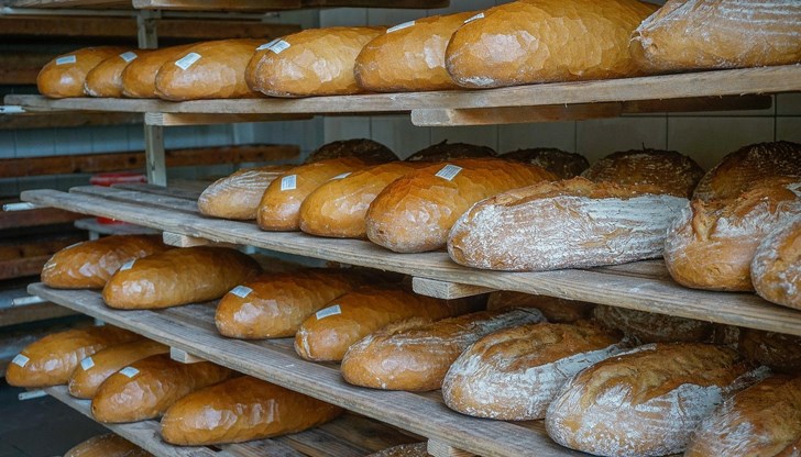 Българската заплата купува 1237 хляба, босненската - 687 Българската заплата купува 1237 хляба, босненската - 687