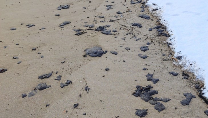 Екоинспекцията в Бургас взе проби за анализ на замърсяването