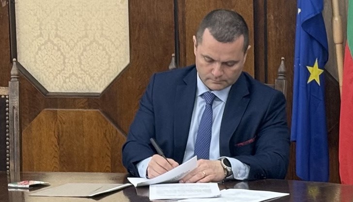 Пенчо Милков и синдикатите подписаха двугодишно споразумение