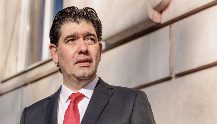 Ситуацията, в която се намира БСП в момента, отрежда на следващия председател на партията по-скоро преходна роля