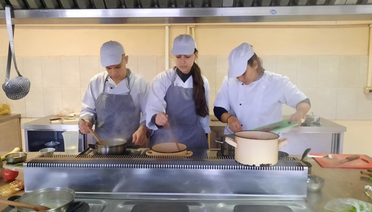 14 младежи тръгват по пътя на професионалистите