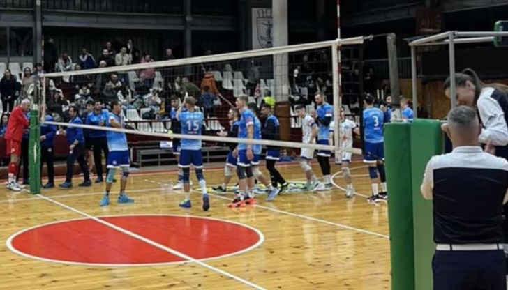 Русенци поведоха с 2:1 гейма, но отстъпиха с 2:3 пред бургазлии