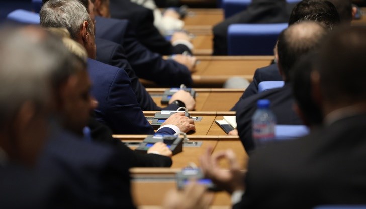 Противниците на законопроекта смятат, че той копира сходен закон в Руската федерация