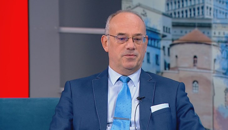 Конституционният съдия призова за спешни мерки срещу разпространението на електронни цигари сред подрастващите