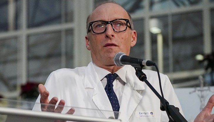 Лекарите: Светият отец е в добро настроение и се шегува въпреки сериозното си състояние