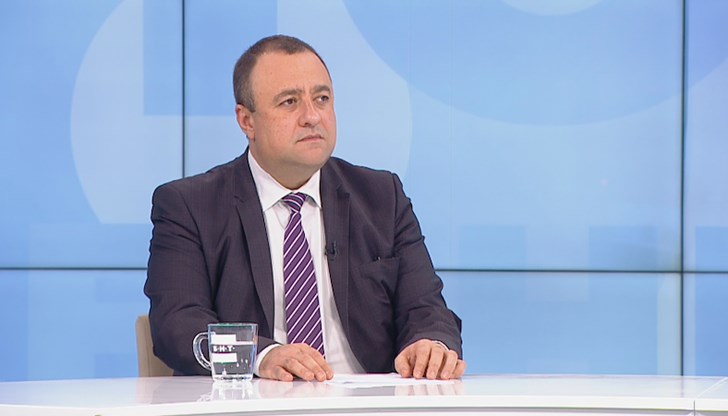 Санирането закъснява с 15 месеца