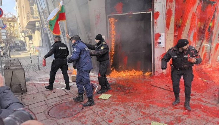 Аз съм против референдумите, те се правят от образование хора, а българите не са Аз съм против референдумите, те се правят от образование хора, а българите не са