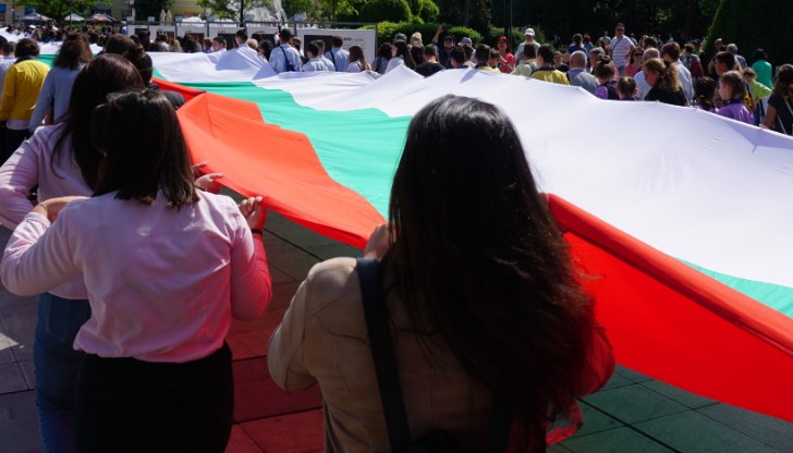 Най-дългият трибагреник в България ще се развее в Русе на националния ни празник Най-дългият трибагреник в България ще се развее в Русе на националния ни празник