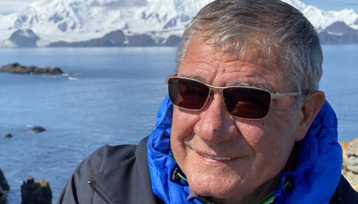 Български учен пропадна в ледена пукнатина в Антарктида Български учен пропадна в ледена пукнатина в Антарктида