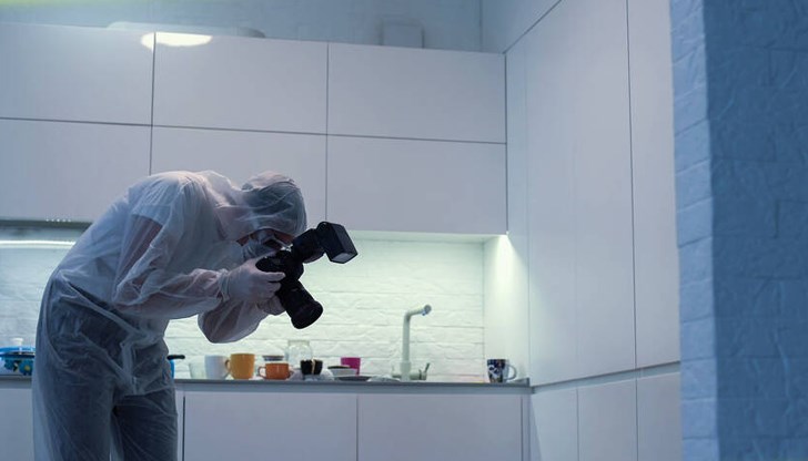 Момчето е издъхнало след побой с разклонител и удар в стена