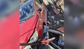 Автомобил се заби в паркирана кола и за малко не влетя в къща в Смолян