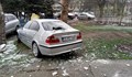 Фасадна плоча падна от блок и потроши автомобил в Русе