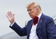 Визитата ще бъде първото международно пътуване на американския президент през