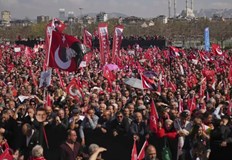 Прокуратурата иска затвор за 74 демонстранти докато хиляди изпълват улицитеМасовите