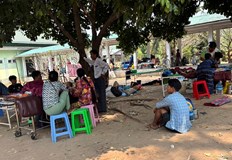 Над 1600 души са загинали а спасителните екипи се борят