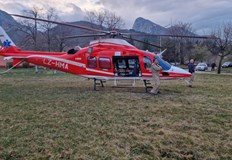 Единият бе транспортиран с хеликоптер до столична болница с черепно мозъчна