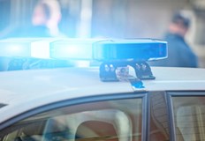 Жена се опита да спре нападателя качвайки се на капака