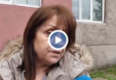 Мъжът буйства крещи и блъска съседи във входаЖителите на жилищен