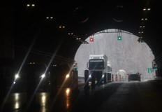 Трафикът ще се осъществява двупосочно в работещите тунелни тръбиАгенция Пътна
