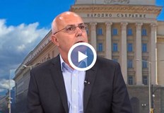 Полицаите са затънали в бюрократична работа а началниците са все