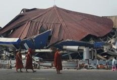 Спасителните операции продължават извадени са трима оцелели изпод развалинитеБроят на
