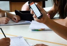 България обмисля забрана на смартфони в класните стаи България е