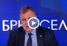 Бившият военен министър смята че Франция и Великобритания работят срещу