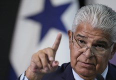 Президентът на страната публикува видео от горяща частна електроцентралаПанама преживя