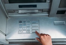 Не се поколебали да нанесат побой на 94 годишна жена която