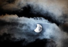 В събота наблюдаваме първото слънчево затъмнение за годинатаЧастично слънчево затъмнение