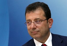 Въпреки арестите и репресиите 15 милиона турци подкрепят ИмамоглуОтстраненият кмет