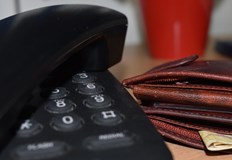 Задържаха посредник при телефонна измама в община СредецПоредна телефонна измама