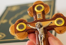 В днешната неделя се отдава почит на Христовия кръстДнес 23