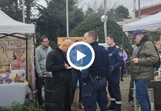 Пламъкът е лумнал внезапно на щанд за храни пред Дома