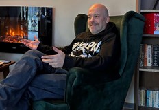 Поучително е допълни писателятИзвестният български писател сценарист и телевизионен водещ