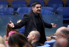 Радостин Василев губи поста си на заместник председател на Народното събраниеПарламентарната