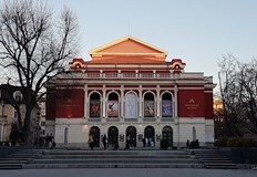 Огнян Стамболиев документира 75 години Русенска опера в новата си