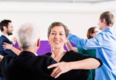 Воденето на живот с повече физическа дейност забавя упадъка на