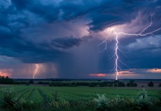Новата седмица започва със захлаждане и силен североизточен вятърЗначителни валежи