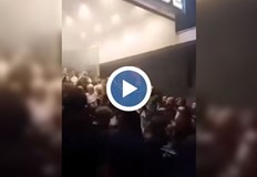 Видеозаписът показва паниката и отчаяните опити за бягство от пламъцитеПоявиха