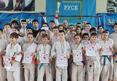 Над 100 млади спортисти премериха сили в Спортен комплекс Ялта