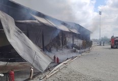 Седем пожарни екипа гасят огъняСериозен пожар избухна в конната база