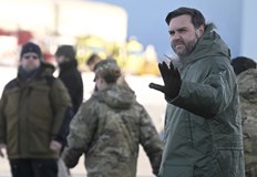 Вицепрезидентът кацна в американската военна база на фона на нови