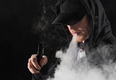 Полицията откри забраненото вещество хексахидроканабинол в електронните цигариСлужители на Областната