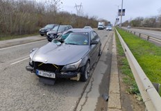 Младежът е откаран в болница Канев с натъртване в областта